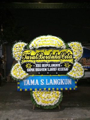 Papan Bunga Duka di Baru Tengah